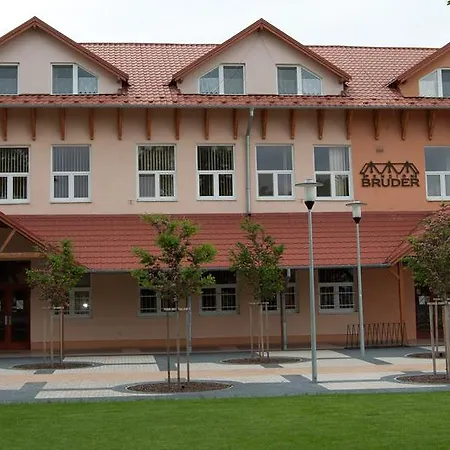 Bruder Hotel Mojmírovce